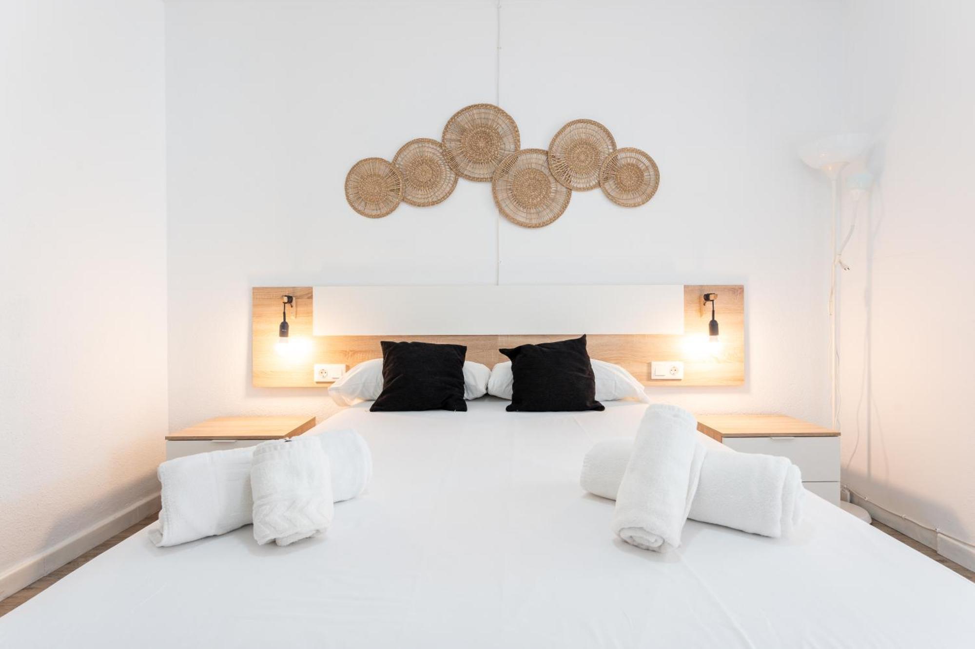 Bhost - Roca Castle Appartement Torremolinos Buitenkant foto